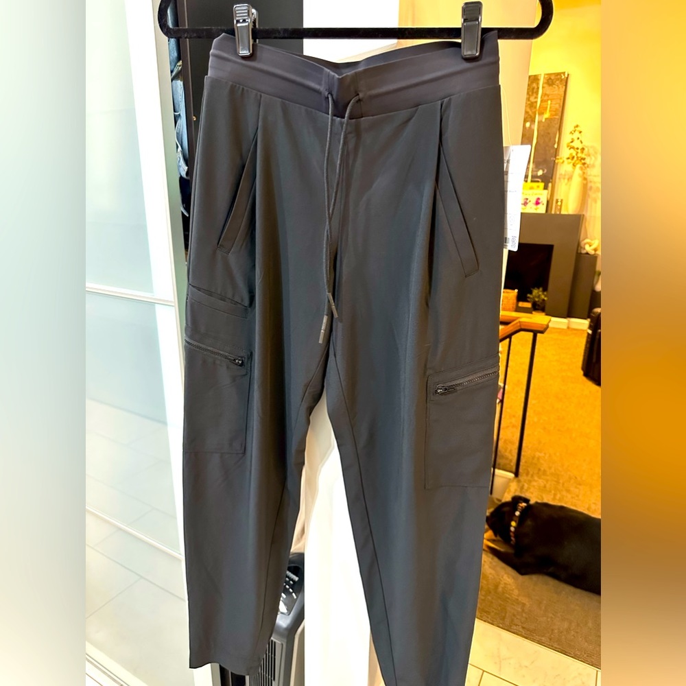Athleta Venture Pant in Black